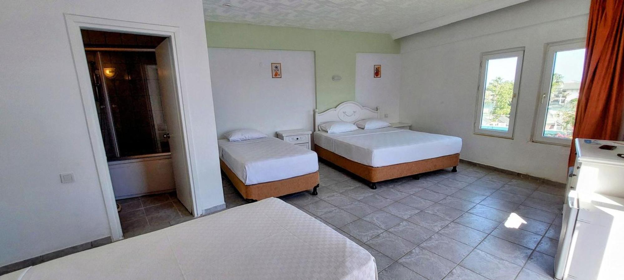 Uk Hotel Kiris Antalya Exterior photo